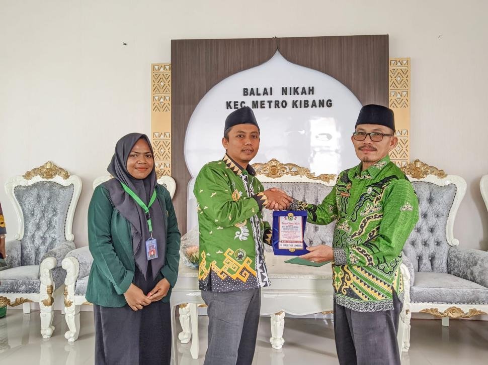 Kepala KUA Metro Kibang Lepas Mahasiswa PPL IAI Darul A’mal