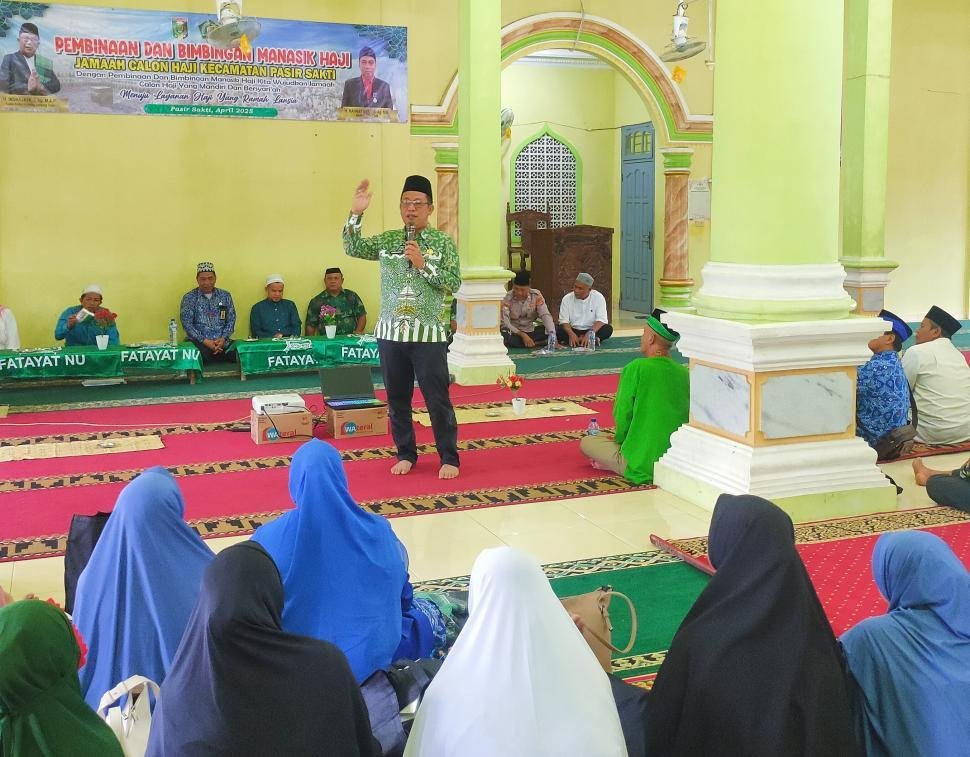 Kepala Kemenag Lampung Timur Berikan Pembinaan Manasik Haji Kecamatan Pasir Sakti
