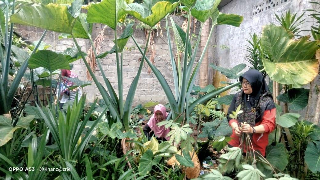 Ciptakan Lingkungan Bersih, Asri dan Nyaman, KUA Curup Tengah Rutin Gelar Jum’at Bersih