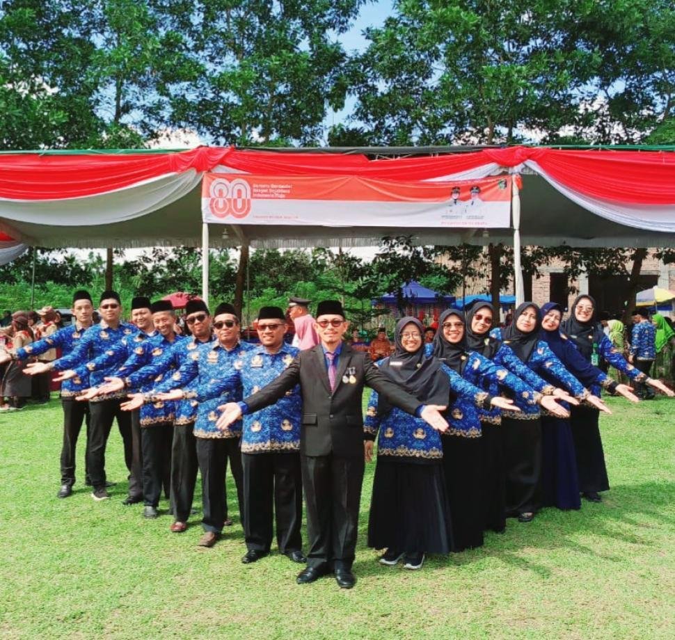 KUA Metro Kibang Meriahkan HUT ke-80 RI di Lapangan Kecamatan