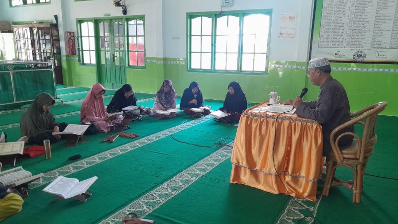 Penghulu KUA Curup Selatan Berikan Bimbingan Tilawah
