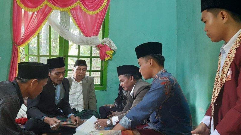 Mahasiswa PPL UIN FAS Bengkulu Membersamai Penghulu Dalam Peliputan Nikah