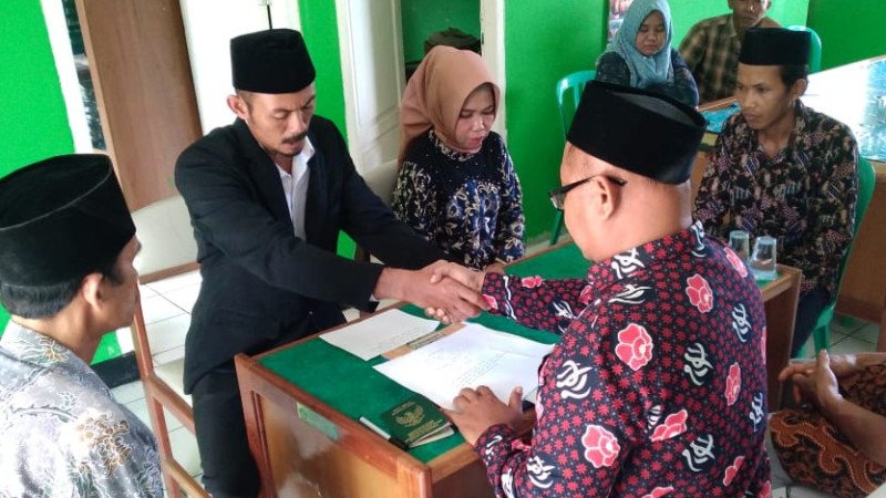 Nikah di Kantor, Alhamdulillah Berjalan Lancar dan Khidmat