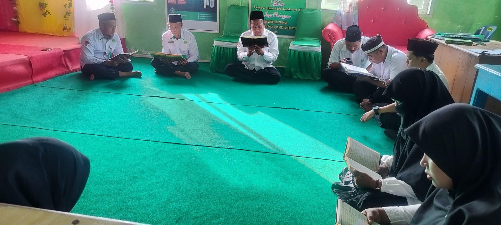 KUA Pulau-Pulau Batu Budayakan Tadarus Quran 1 Hari 1 Juz