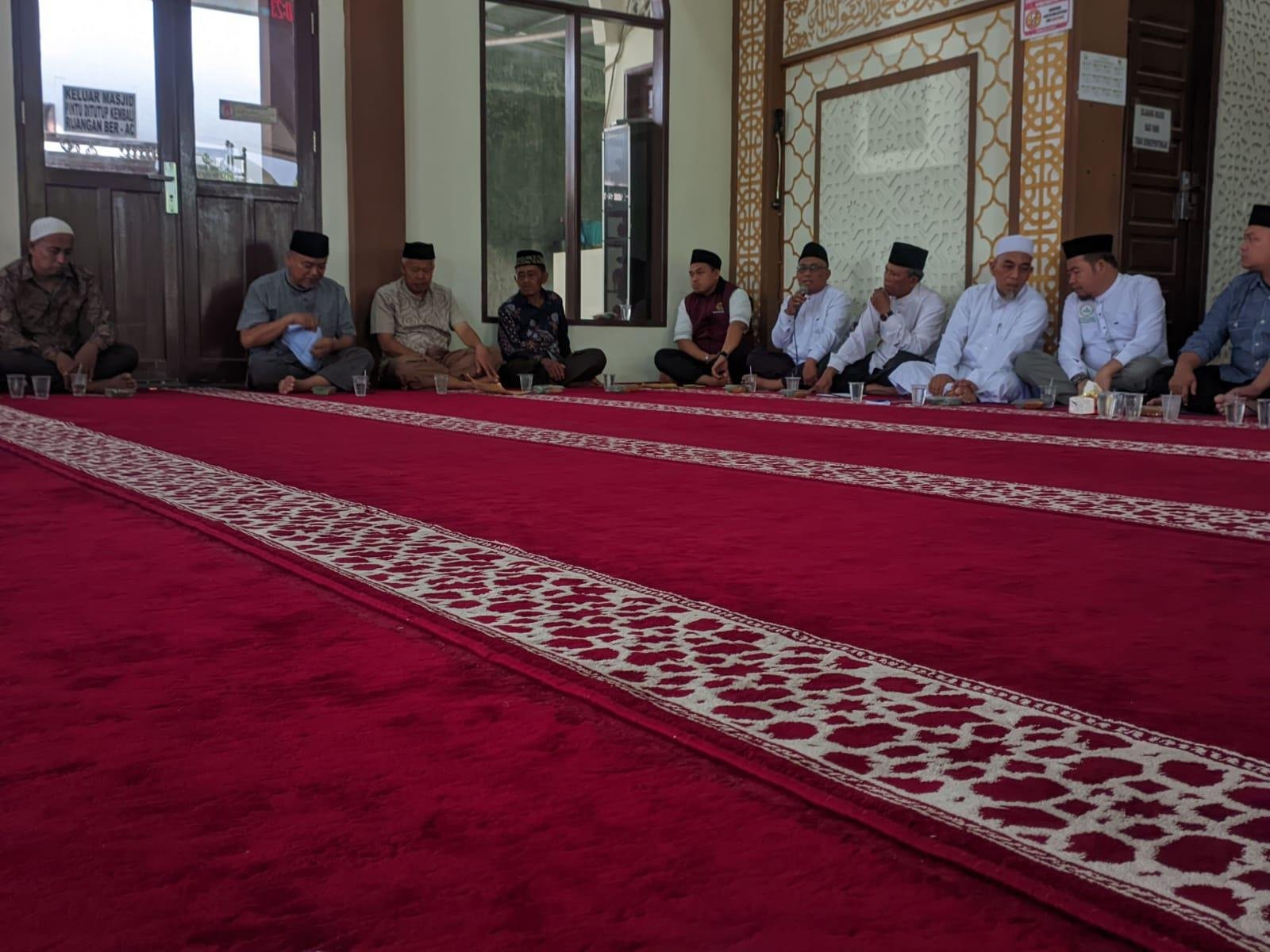 Kepala KUA Batang Kuis Hadiri Rapat Forum Silaturrahim BKM Indonesia