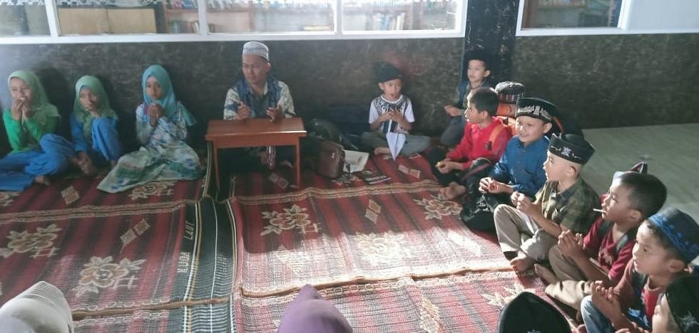 KUA Pangururan Giat Pembinaan Pengajian Anak-anak Masjid Al Khasanah Pangururan