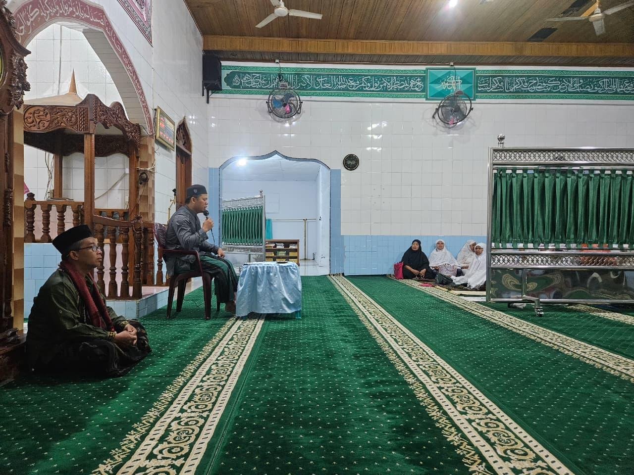 Kajian Subuh Rutin KUA Padangsidimpuan Utara, Sampaikan Pentingnya Mencatatkan Pernikahan