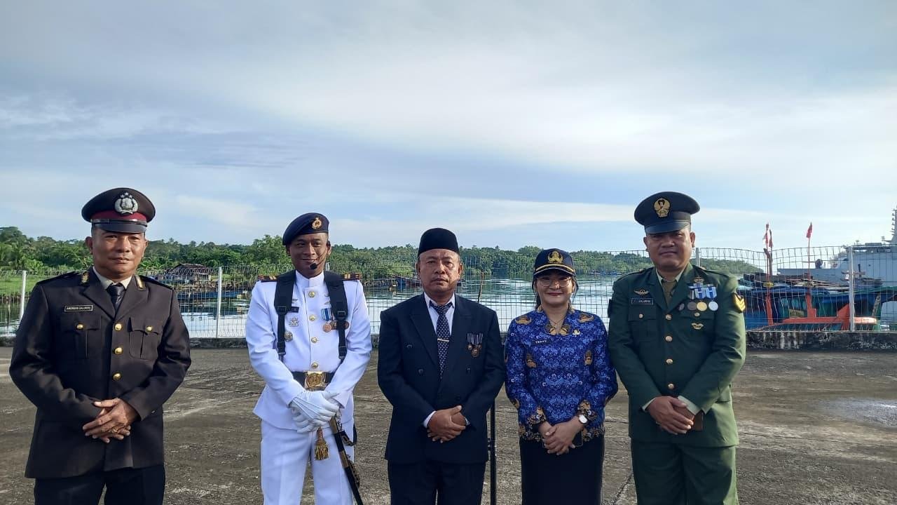 Sambut HUT ke-80 RI, KUA Lahewa Ikut Tabur Bunga