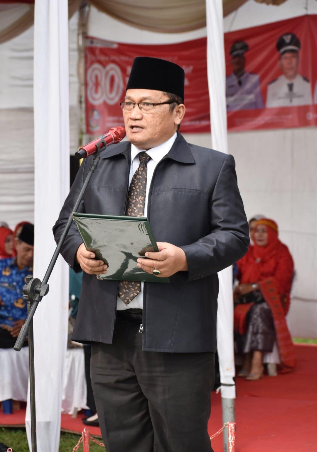 Ka. KUA Labuhan Deli Pimpin Doa di Upacara Peringatan HUT ke- 80 Republik Indonesia