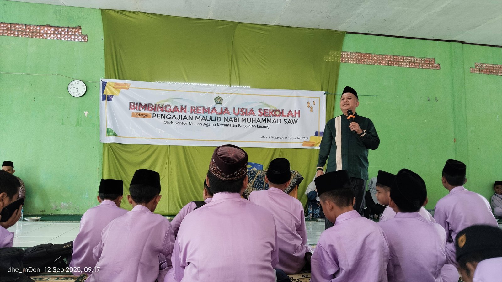  KUA Pangkalan Lesung  Bersama MTSn2 Pelalawan Peringati Maulid Nabi dengan Bimbingan Remaja