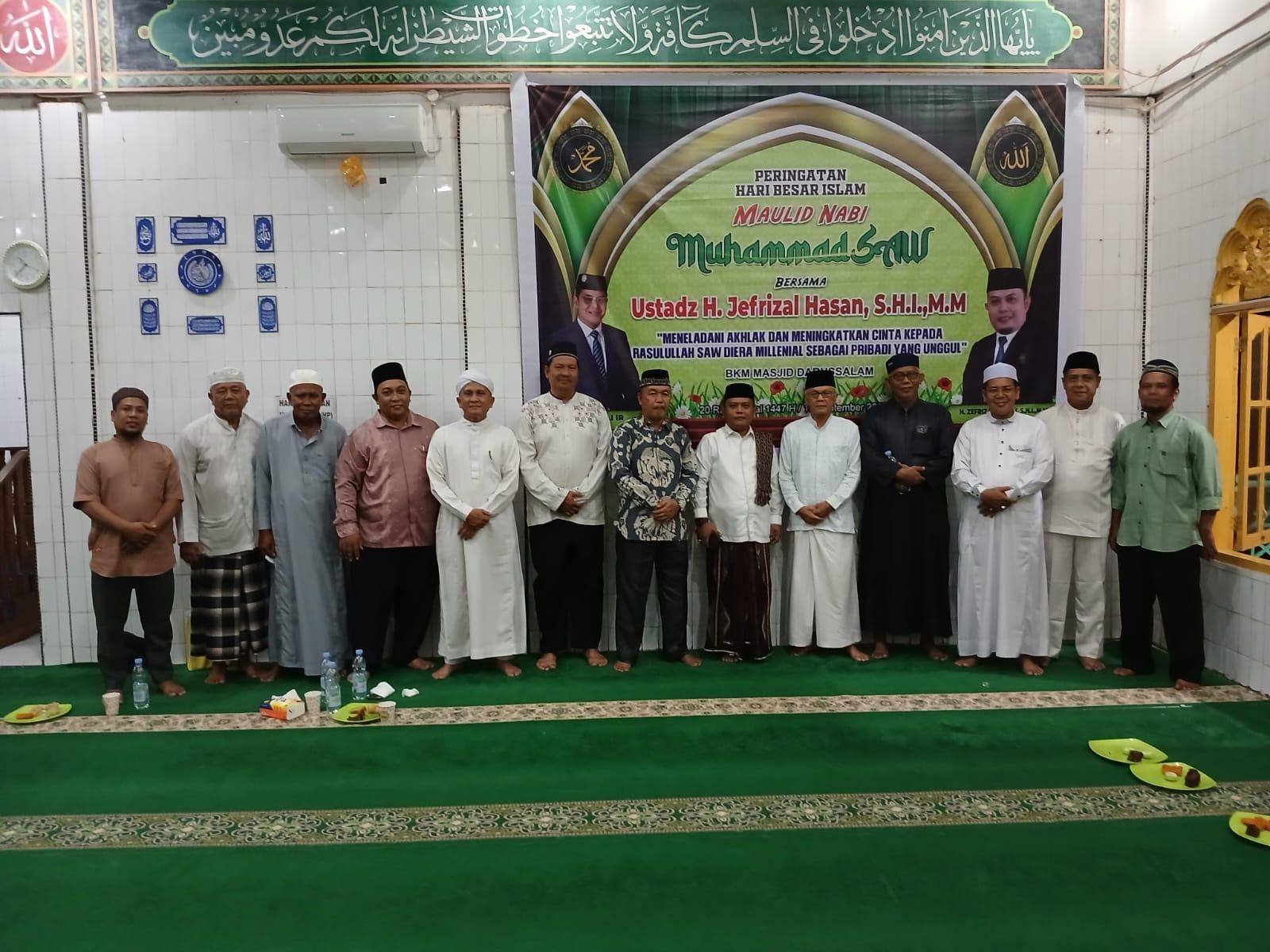 Ka. KUA Bagan Sinembah, Firdaus, Hadiri Peringatan Maulid Nabi di Masjid Darussalam Bagan Batu