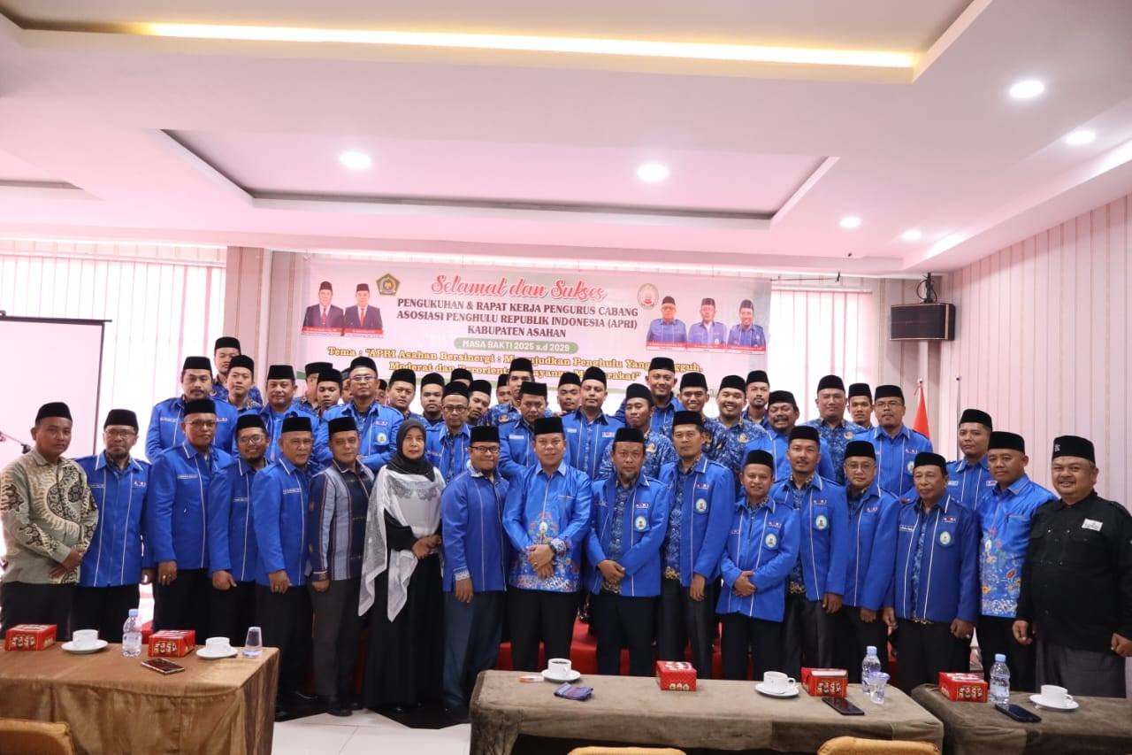 Kakan Kemenag Asahan Kukuhkan Pengurus Cabang APRI Asahan Periode 2025-2029