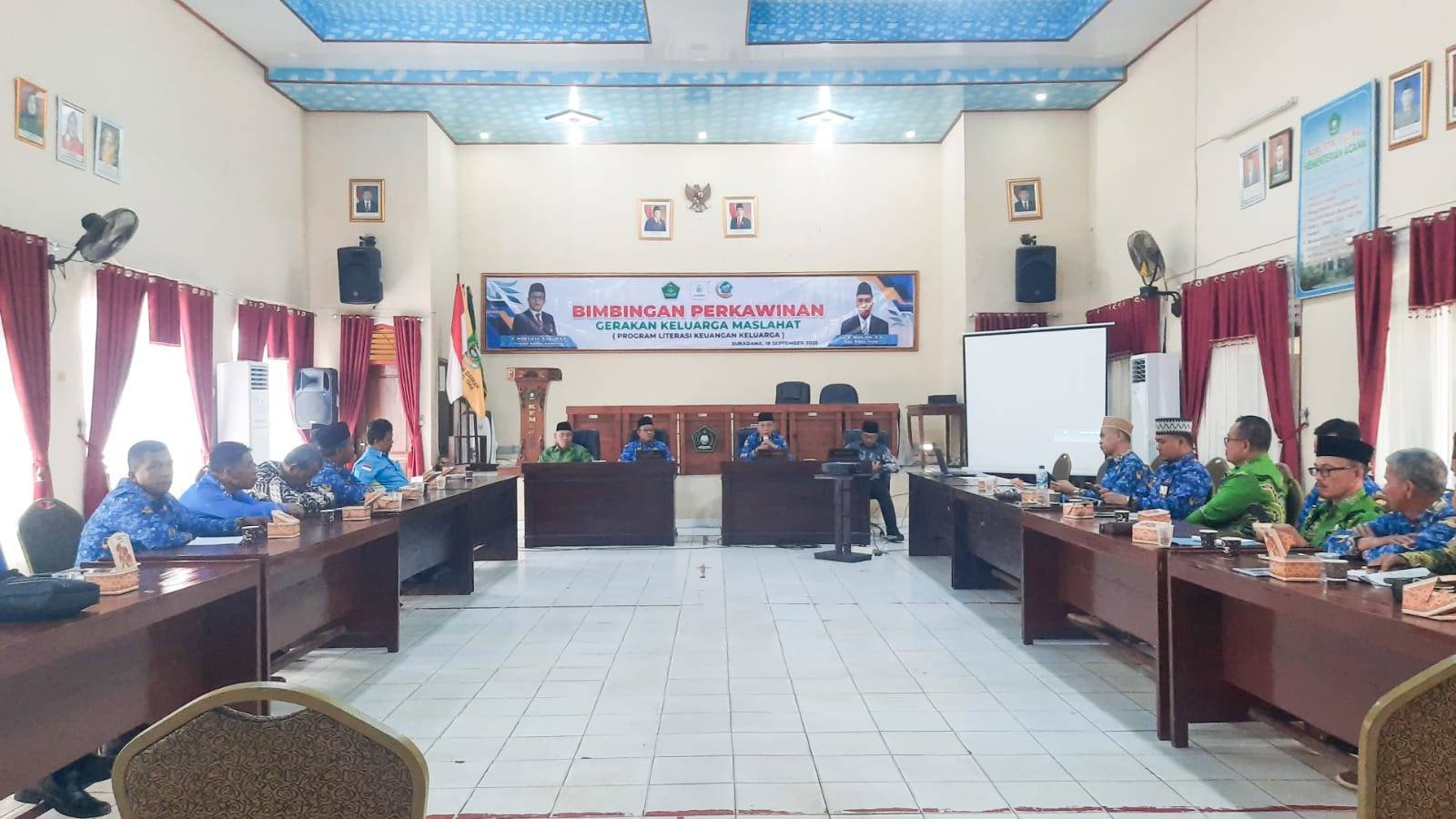 Kepala KUA Metro Kibang Hadiri Rapat Gerakan Keluarga Maslahat