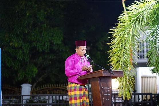 Kepala KUA Kecamatan Bathin Solapan Hadiri Pembukaan STQ Desa Tambusai Batang Dui dan Pandu Doa