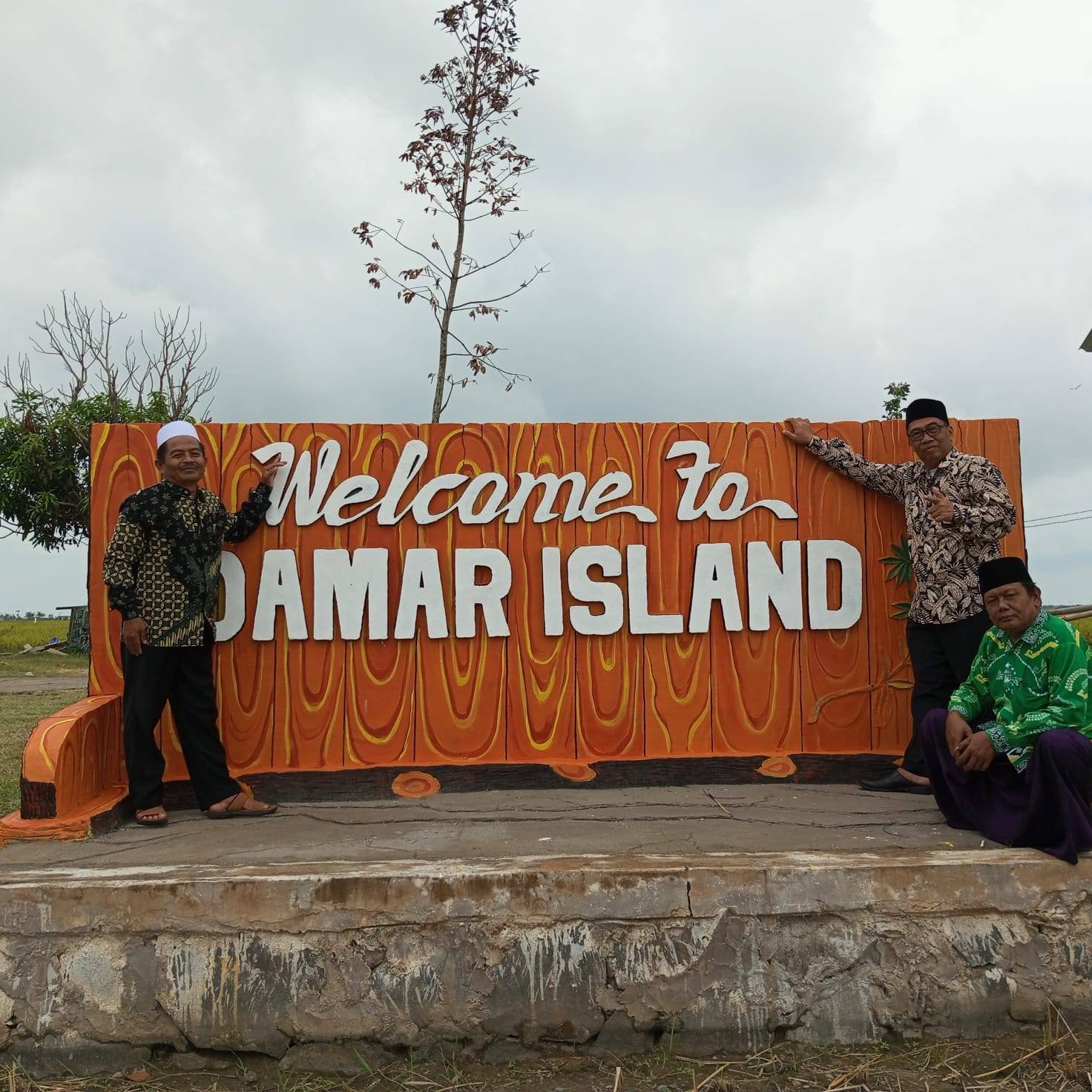 KUA Pasir Sakti dan Tokoh Agama Survey Lokasi Grebeg Panen di Damar Island
