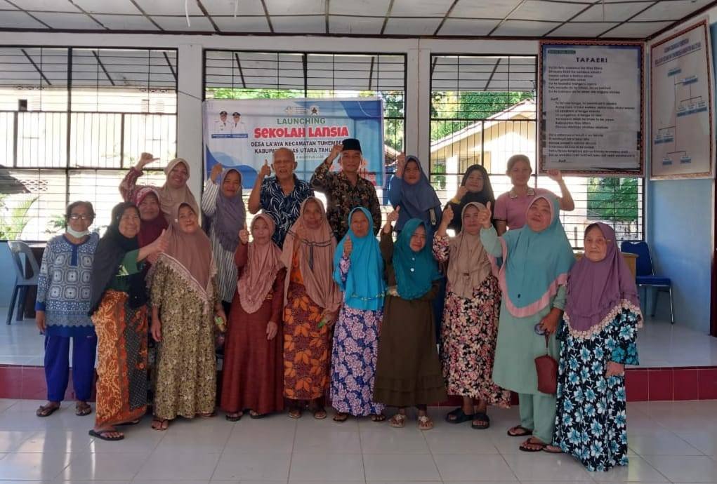 Ka. KUA Tuhemberua Jadi Pemateri Utama Pembinaan Sekolah Lansia Desa La'aya