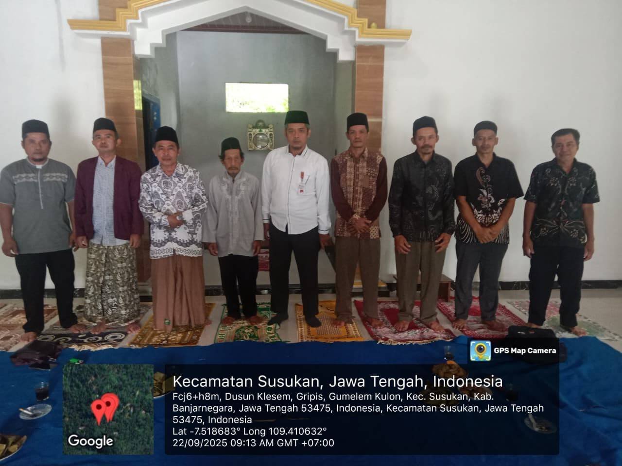 Langkah Nyata Lindungi Aset Wakaf, KUA Susukan Serahkan Akta Ikrar Wakaf di Desa Gumelem Kulon