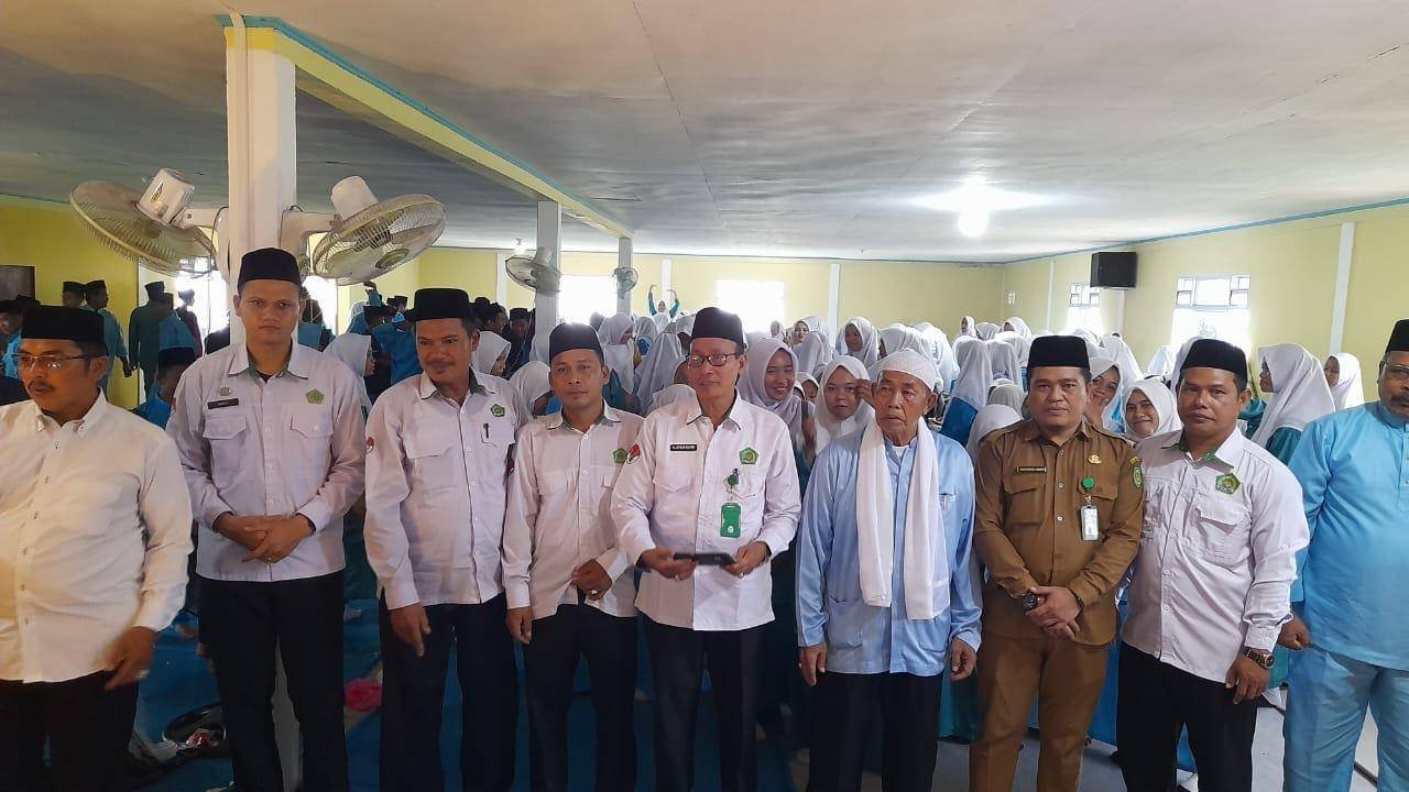 Ka. KUA Kateman Beri Bimbingan Remaja, Tekankan Pentingnya Menunda Pernikahan Dini