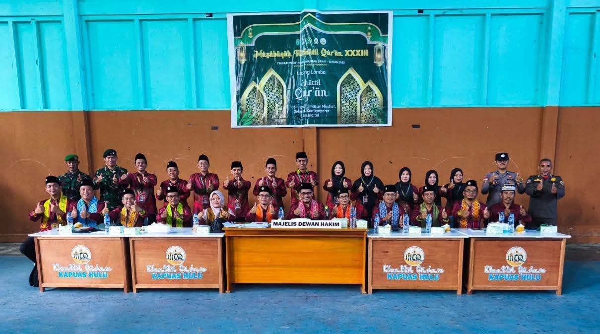 penyisihan, Musabaqah Tilawatil Qur’an (MTQ) XXXIII Tingkat Provinsi Kalimantan Barat Tahun 2025 di Kabupaten Kapuas Hulu pada Jumat (19/09/2025) resmi memasuki babak final Cabang Seni Kaligrafi Al-Qur’an.