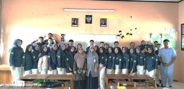 Bimbingan Remaja Usia Sekolah: KUA Wanayasa Bentuk GenerasiTangguh Islami di SMKN 1 Wanayasa