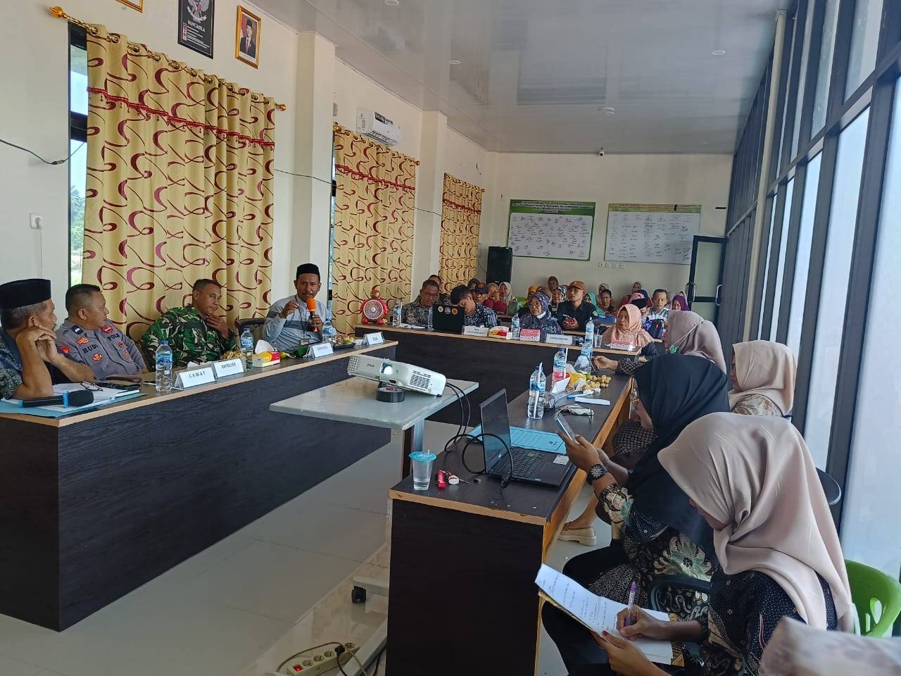 PLH Kepala KUA Mananggu Beri Arahan pada Minlok PKM Mananggu