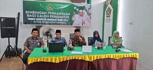 Kepala KUA Mandau Resmi Tutup Bimbingan Perkawinan Mandiri Angkatan V Tahun 2025