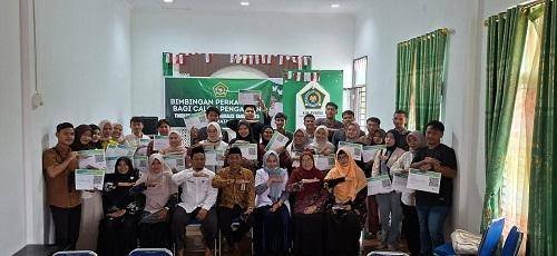 Kepala KUA Mandau Tutup Secara Resmi Bimbingan Perkawinan Angkatan XVI Tahun 2025