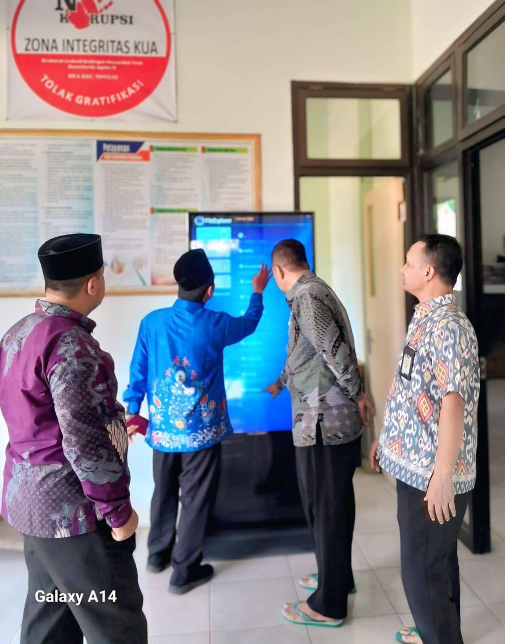 KUA Tongas mendapat perhatian khusus Bimas Islam dalam menyambut HSN