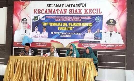 Plt. Ka. KUA Siak Kecil Sampaikan Materi Krusial Dampak Pernikahan Usia Dini  
