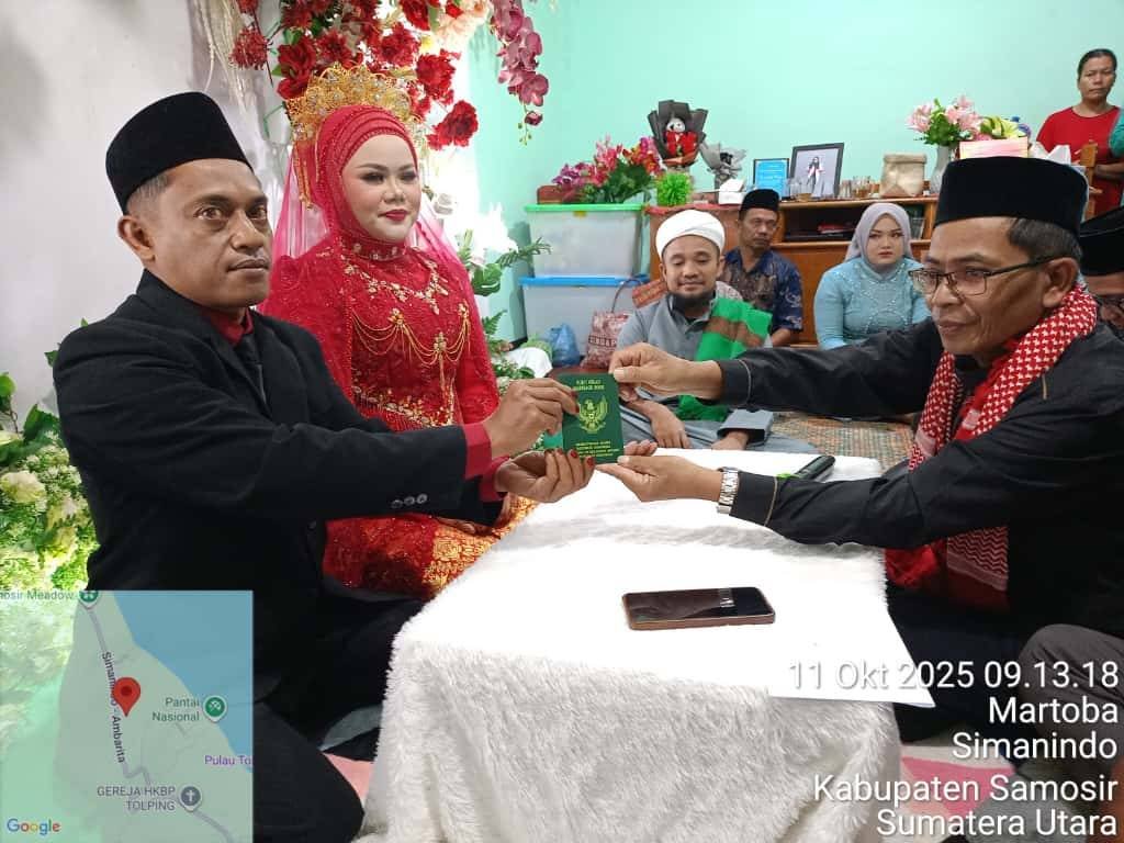 Plt. Kepala KUA Dolok Pardamean Pimpin Prosesi Akad Nikah di Nagori Tiga Ras