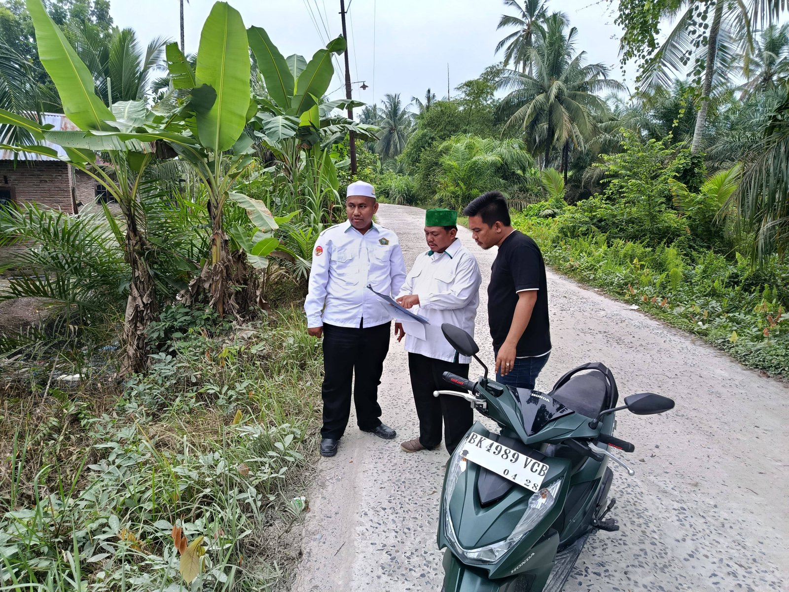 Kepala KUA Sei Kepayang Pimpin Langsung Verifikasi Tanah Wakaf