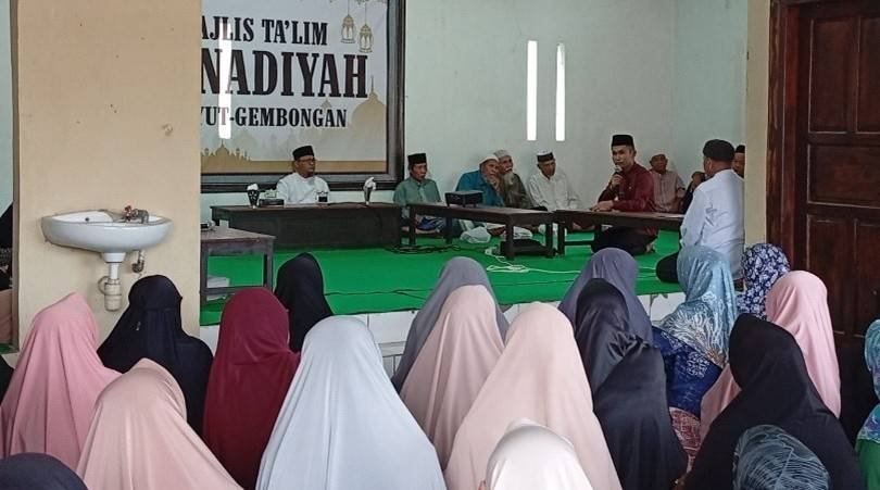 Penghulu KUA Sigaluh: Ketaatan Istri adalah Kunci Harmoni Rumah Tangga dalam Pengajian Jumat Kliwon