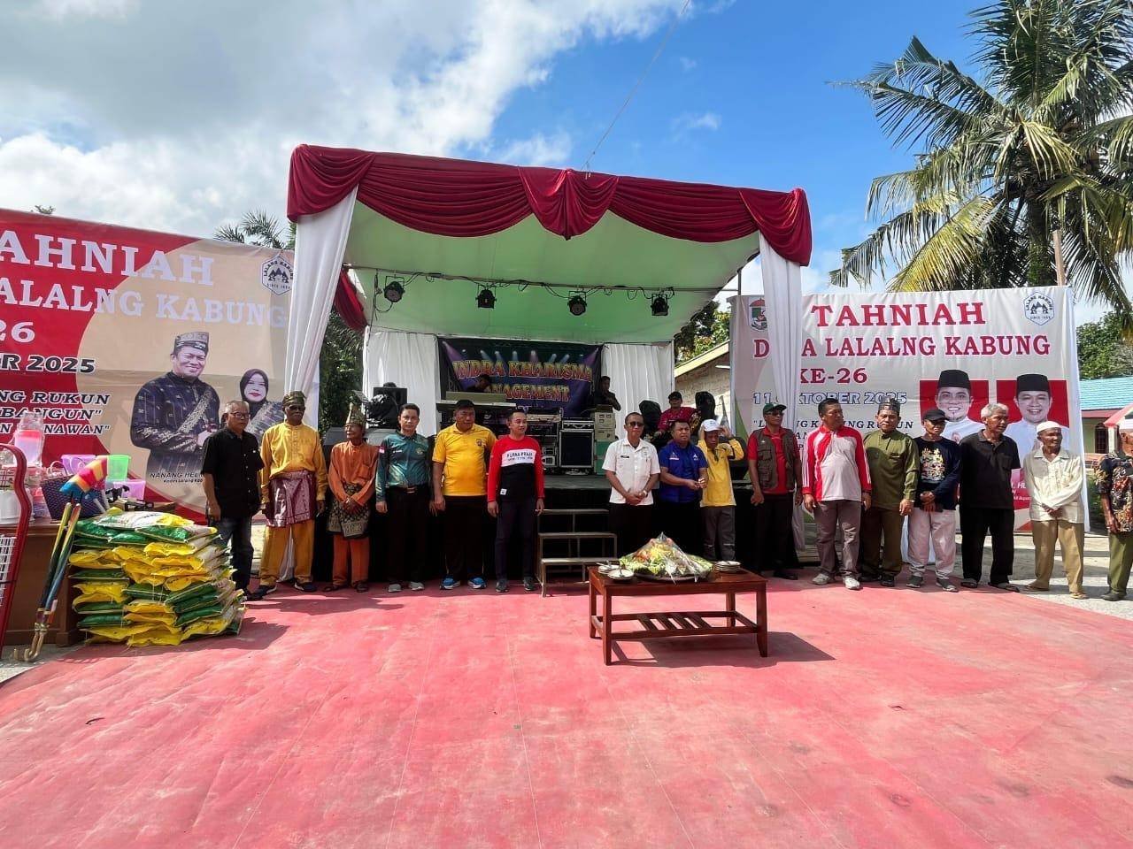 Ka.KUA Kecamatan Pelalawan Ikuti Pawai dan Jalan Santai Peringatan Hari Jadi ke-26 Desa Lalang Kabung