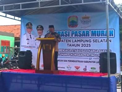 Kepala KUA Way Sulan Pimpin Doa Pembuka Operasi Pasar Murah, Dukung Sinergi Pemerintah dan Perekonomian Umat