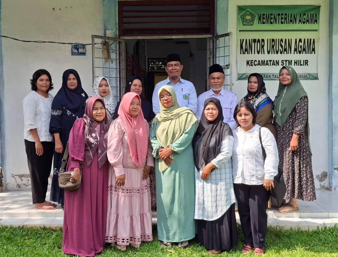 Pengurus Pengajian Akbar Silaturahmi ke KUA STM Hilir, Bahas Pemberdayaan Ekonomi Umat