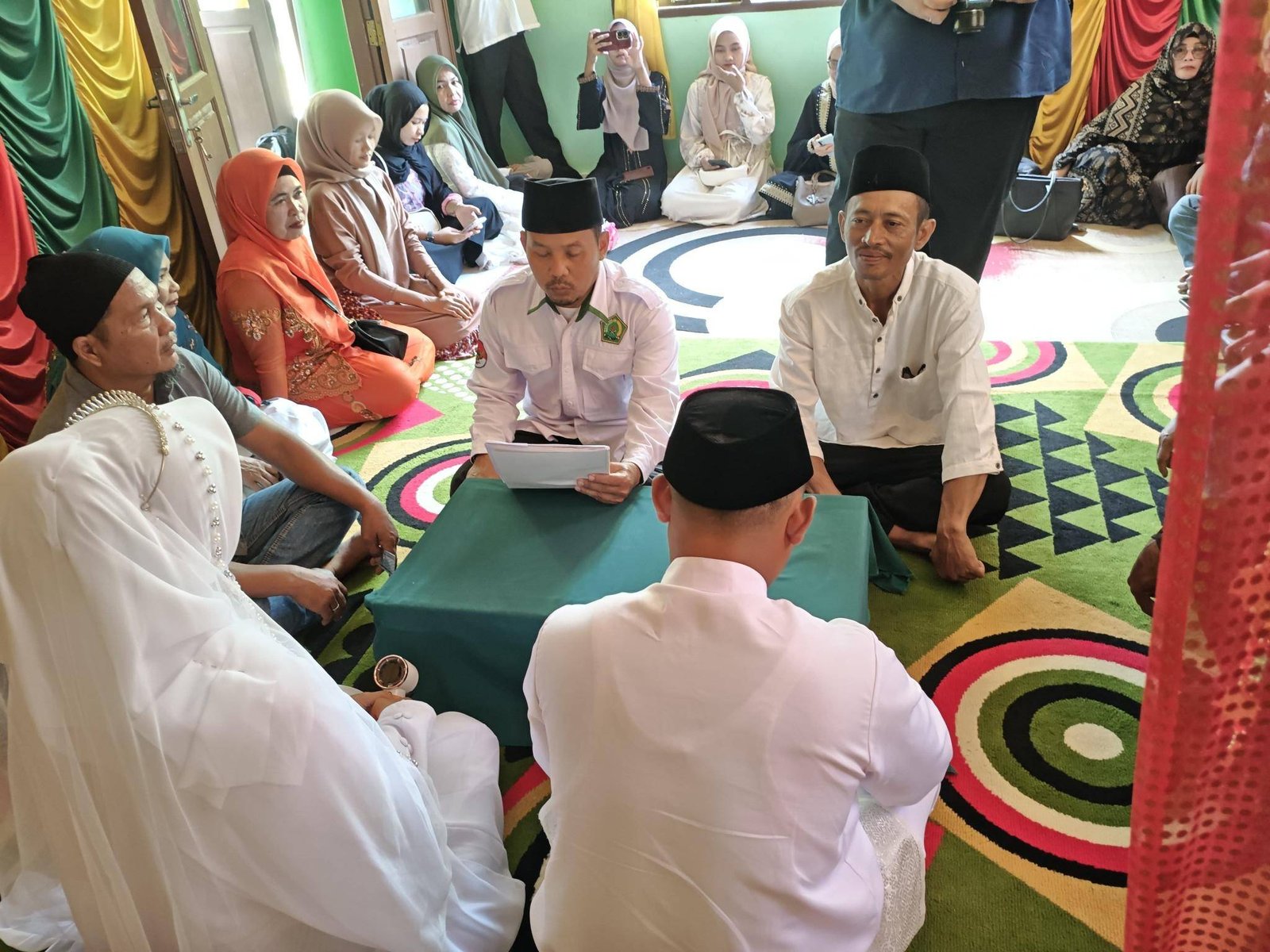 KUA Batang Cenaku Menjadi Saksi Lahirnya Keluarga Sakinah Irwan dan Iksa