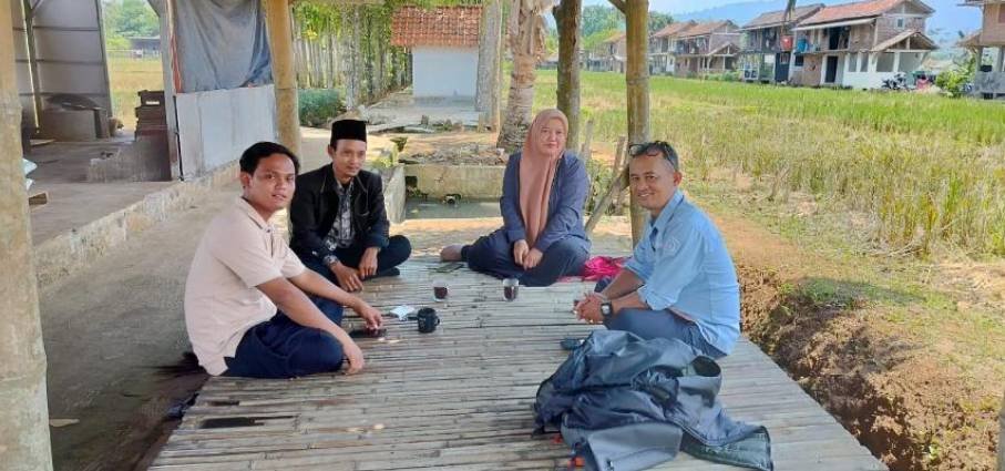 Kunjungan Pendataan Pondok Pesantren Al-Ikhsan: Pesantren Unik dengan Santri Mukim dan Keluarga, Serta Usaha Ekonomi Kreatif “Tasubo”