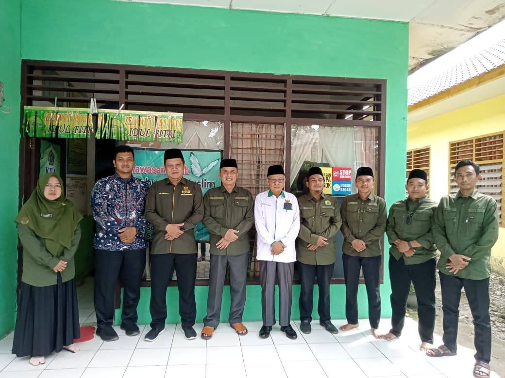 KUA Sei Bingai Bersama BAZNAS Kabupaten Langkat Bantu Korban Bencana Alam Puting Beliung 