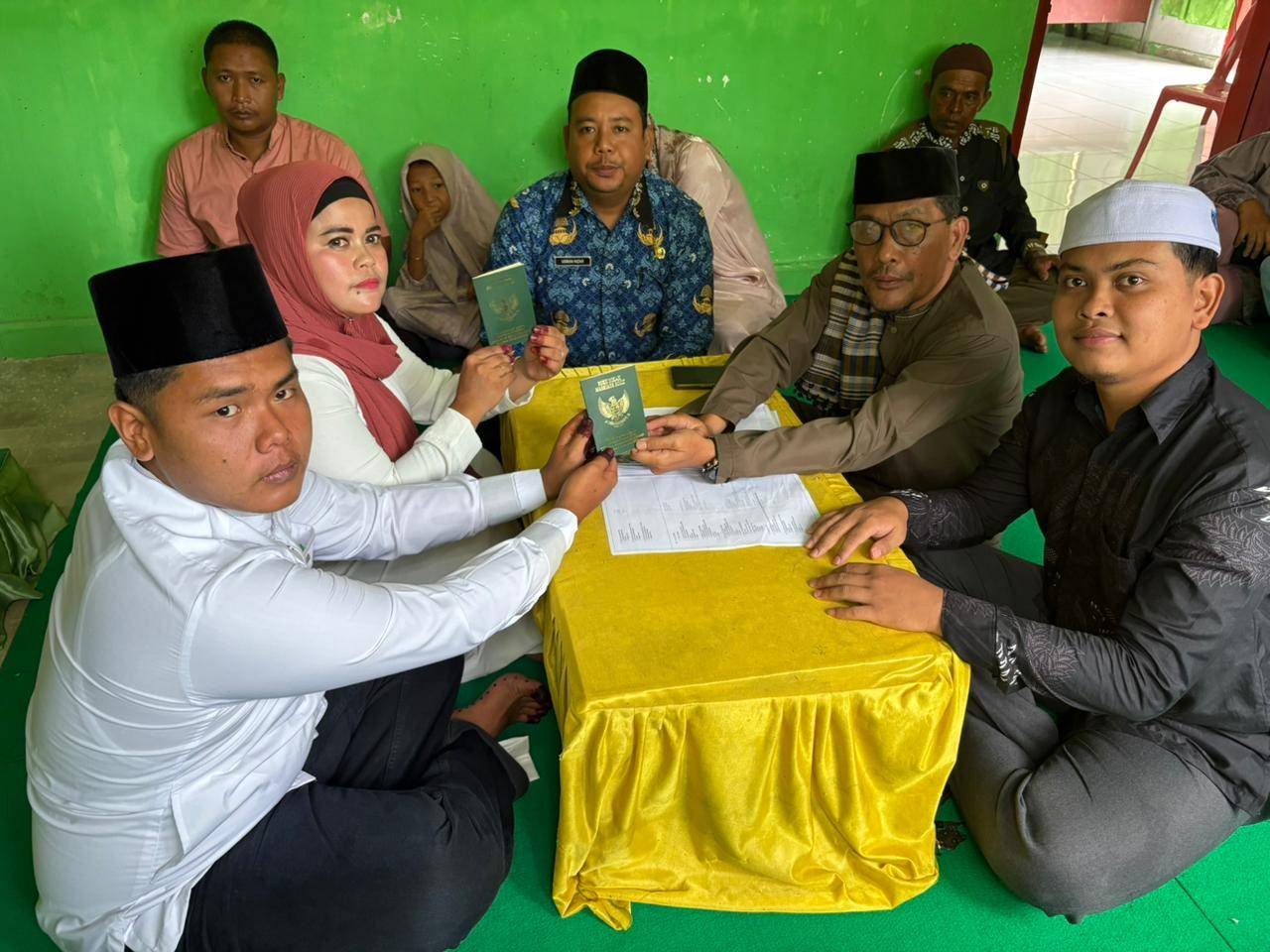 Plt Kepala KUA Bandar Khalifah Pimpin Pencatatan Pernikahan, Tekankan Nilai Islam dalam Rumah Tangga