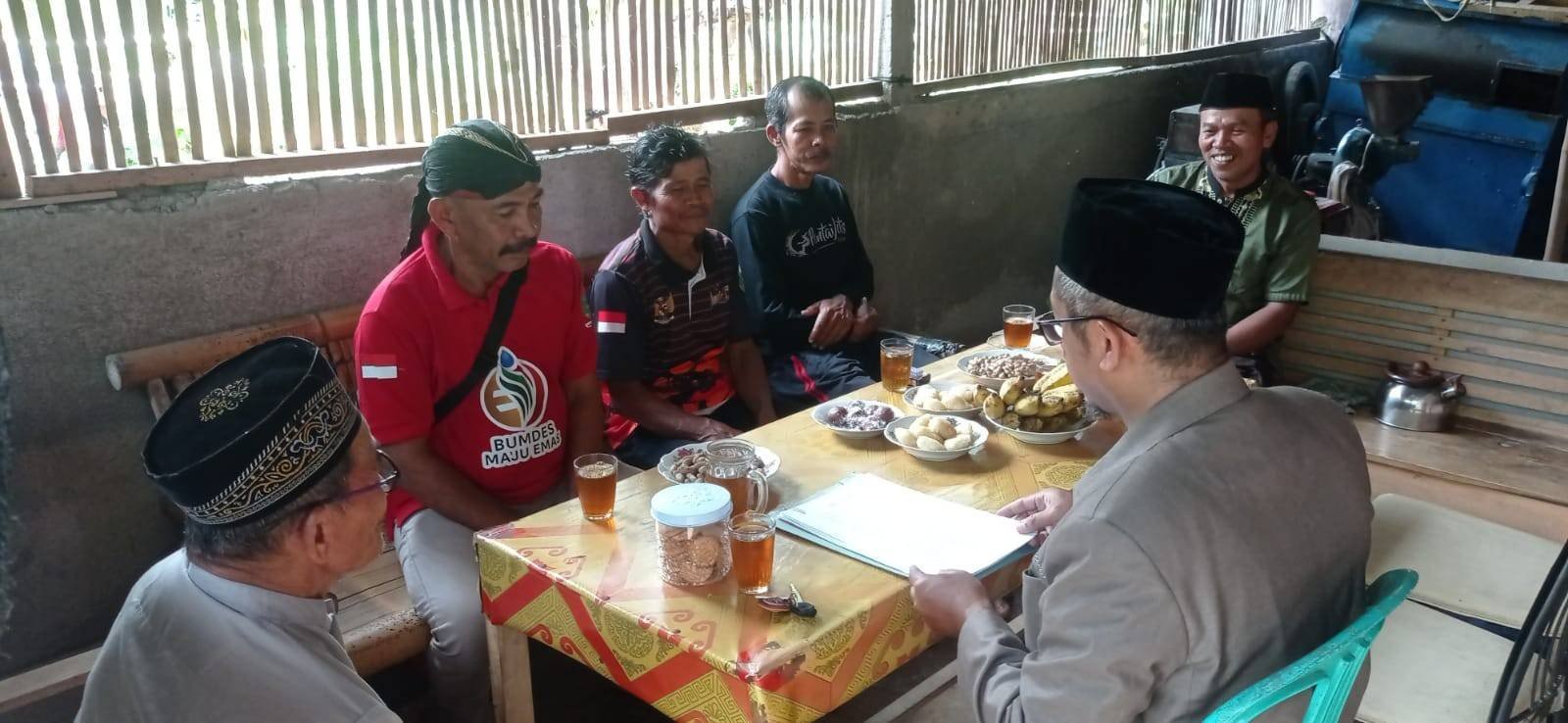 KUA Susukan Tegaskan Pentingnya Merawat dan Memakmurkan Wakaf Saat Penyerahan Akta Ikrar Wakaf Mushola Al Ikhlas Karangsalam