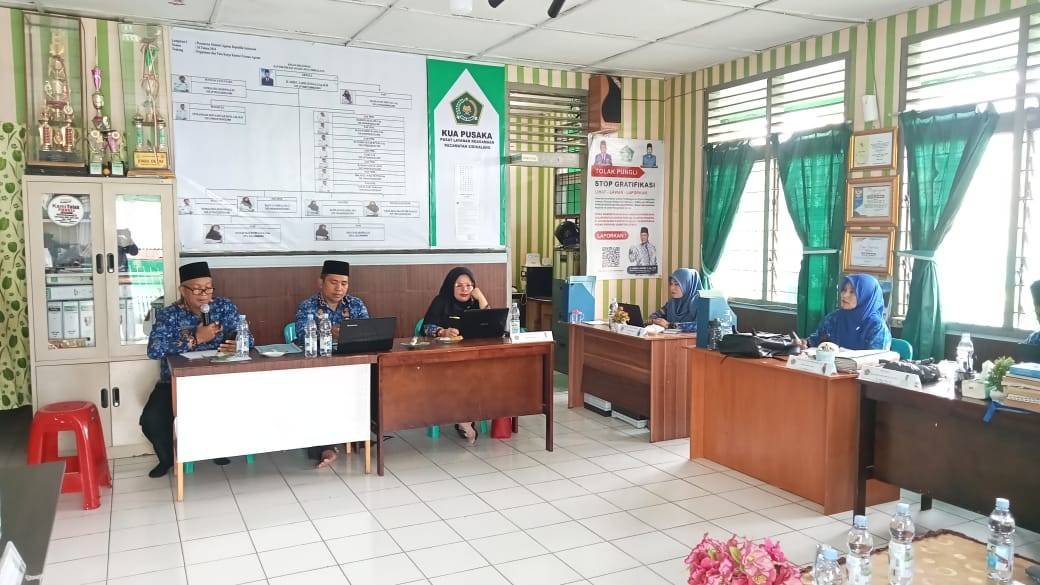 Pimpin Rapat Koordinasi Bulanan, Ka KUA Sidikalang Tekankan Trilogi Layanan dan Digitalisasi