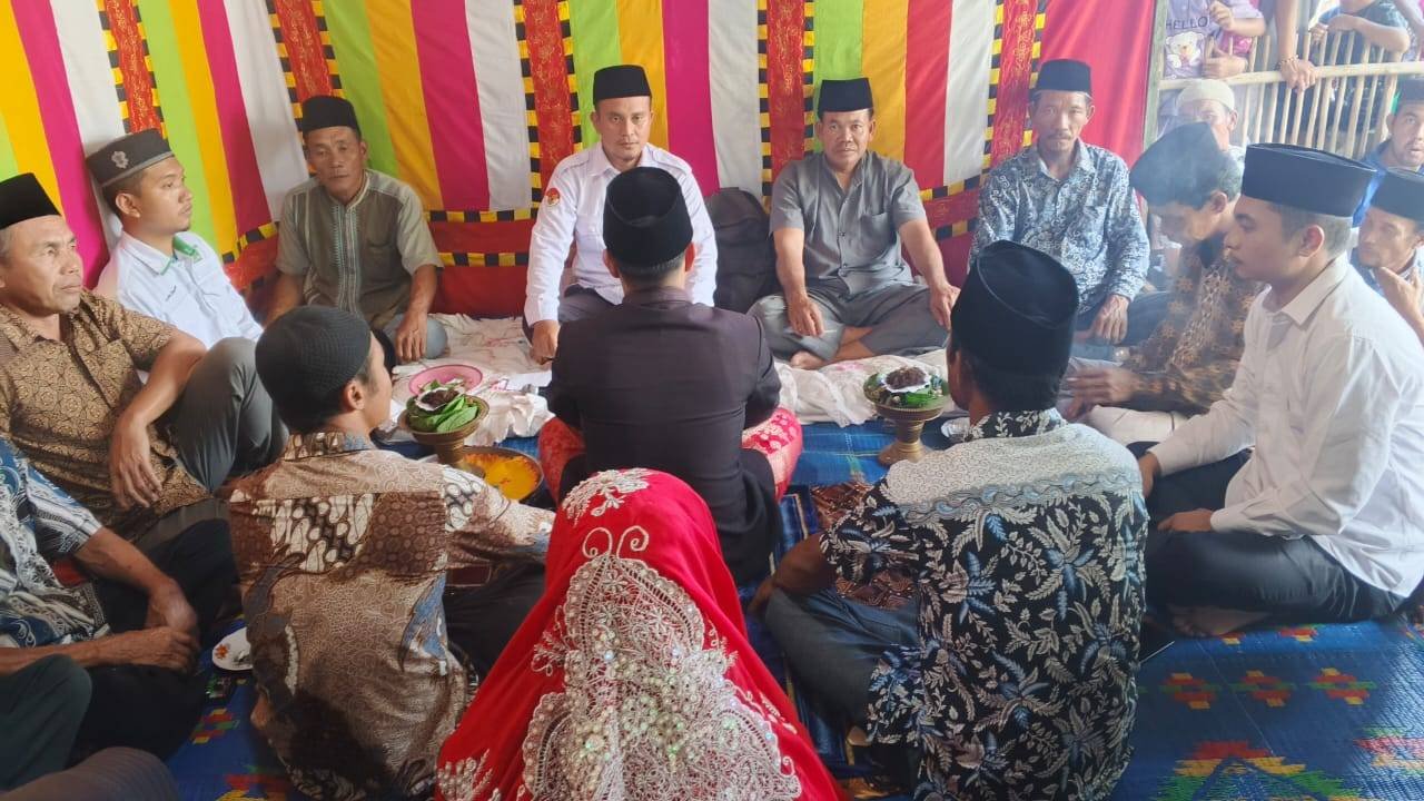 Layanan Prima Tanpa Batas: KUA Lahewa Timur Hadiri Akad Nikah, Meski Medan Sulit