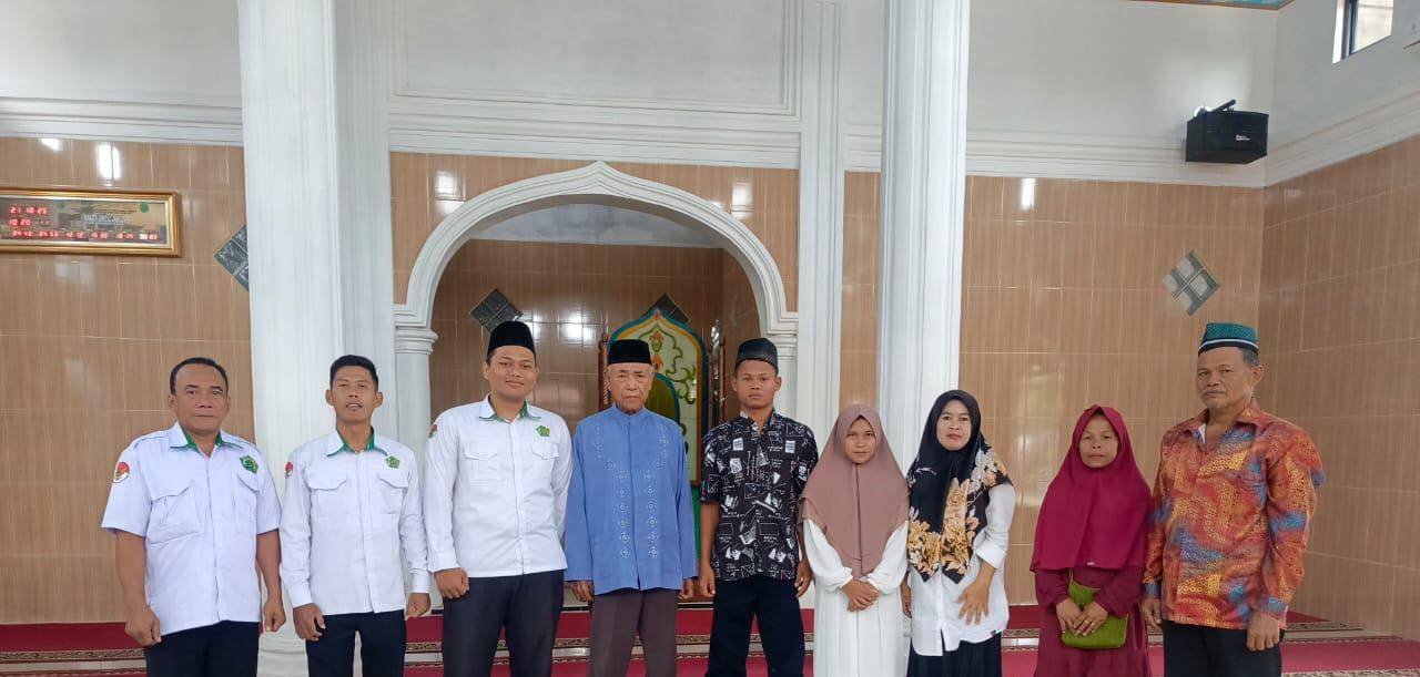 KUA Kotarih Dampingi Prosesi Syahadat Mualaf di Masjid Jami’ Al-Jamily