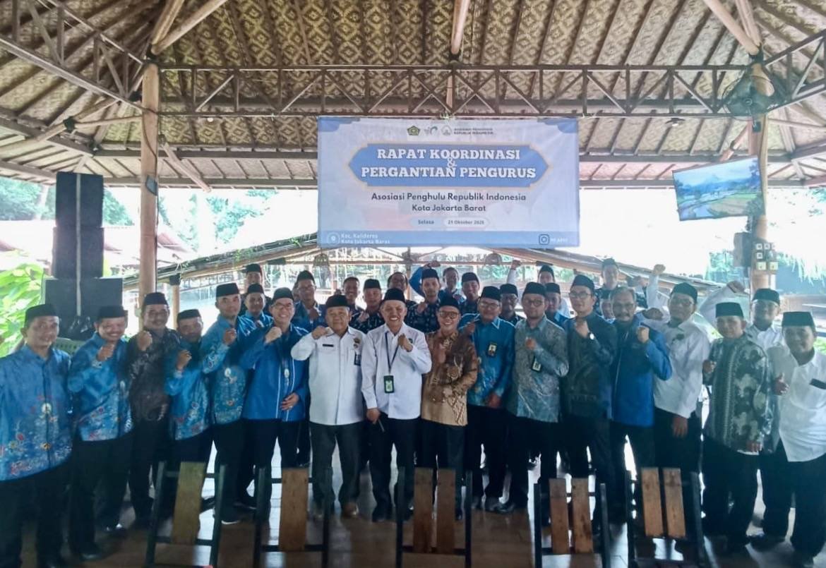 Kepala Kantor Kemenag Kota Jakbar Kukuhkan  Pengurus Pengganti Antar Waktu APRI Cabang Kota Jakarta Barat