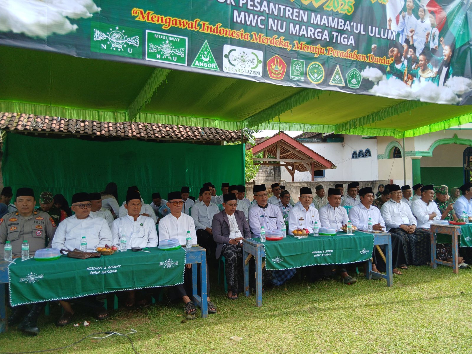 KUA Marga Tiga Teguhkan Semangat Santri dalam Upacara Hari Santri Nasional 2025