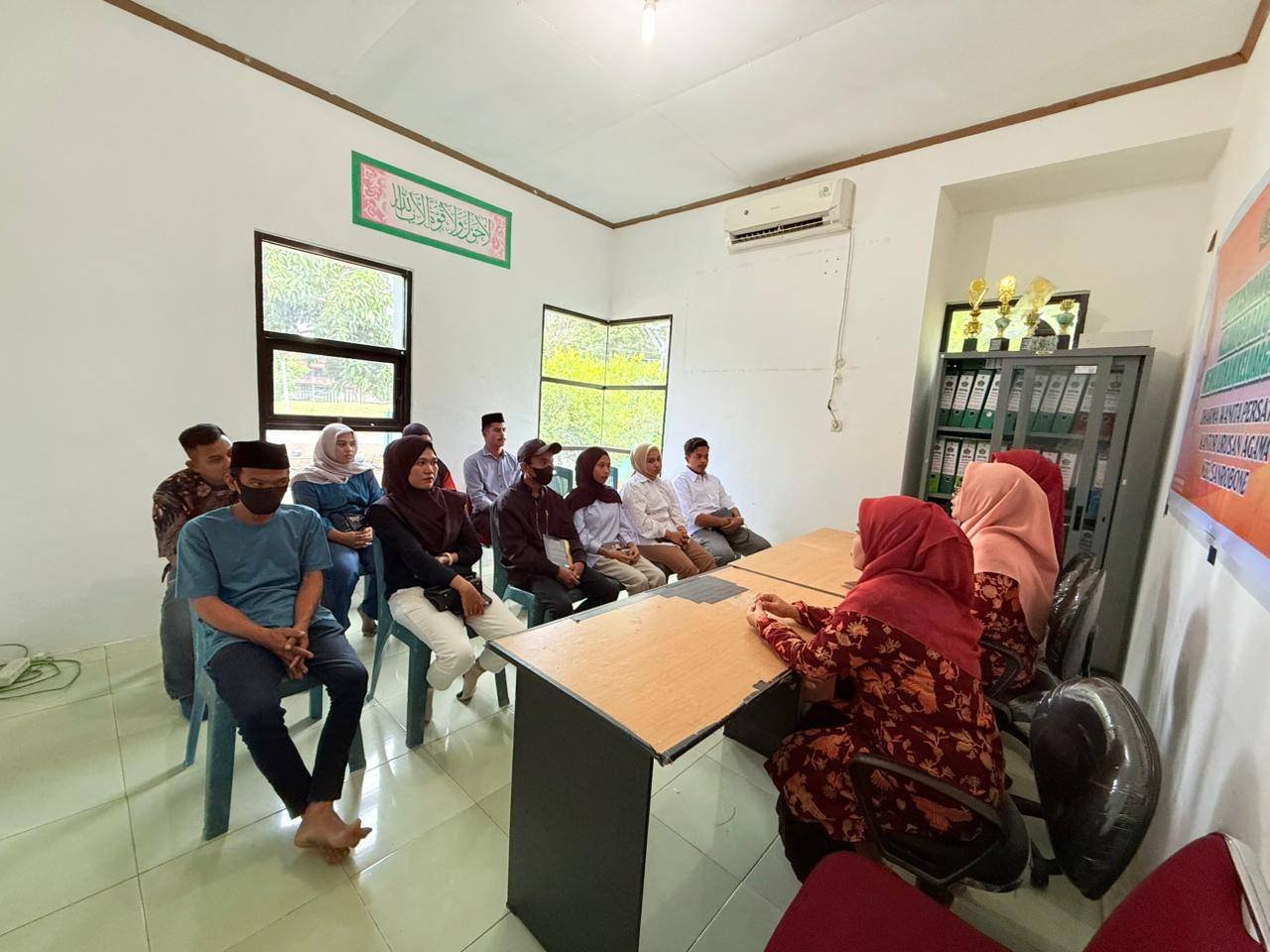 KUA Sanrobone Gandeng Ketua DWP KUA Sanrobone pada Kegiatan Bimbingan Perkawinan Kec