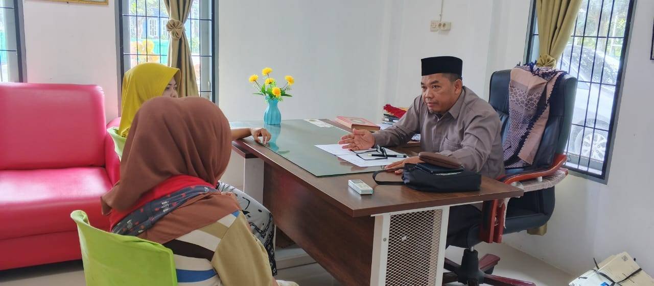 Warga Desa Sementara Konsultasi Pembagian Warisan, Kepala KUA Pantai Cermin Beri Arahan Hukum Islam