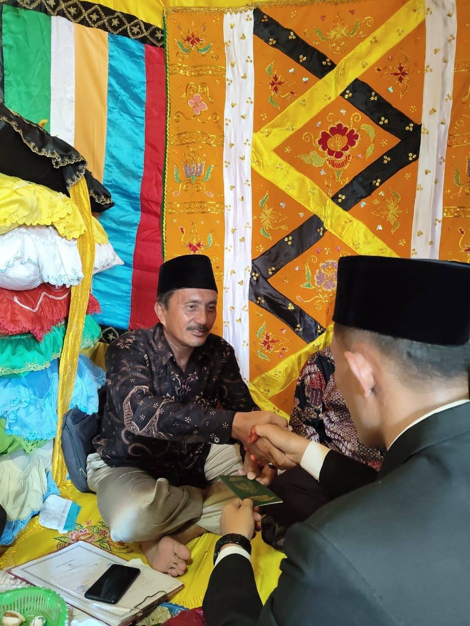 Resmi Suami Istri, KUA Gunungsitoli Utara Catat Pernikahan Di Desa Olora