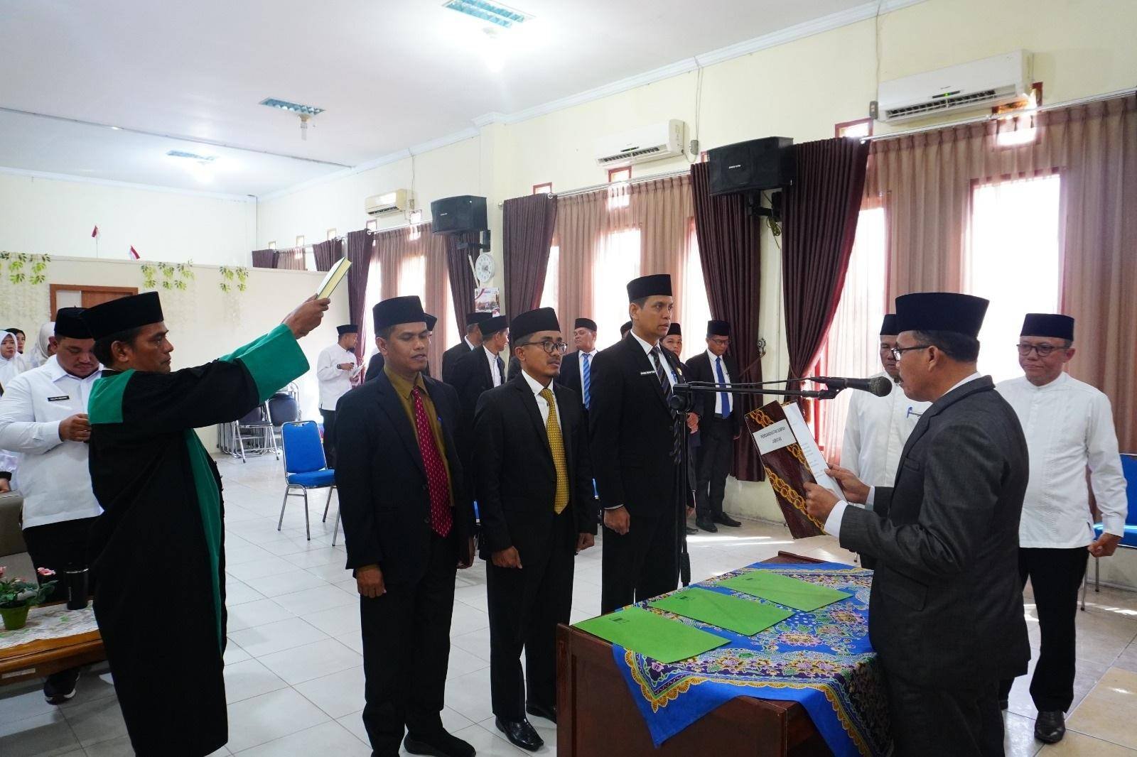 Penyesuaian Regulasi Momenklatur, Tiga Kepala KUA di Kota Pekanbaru Dilantik.