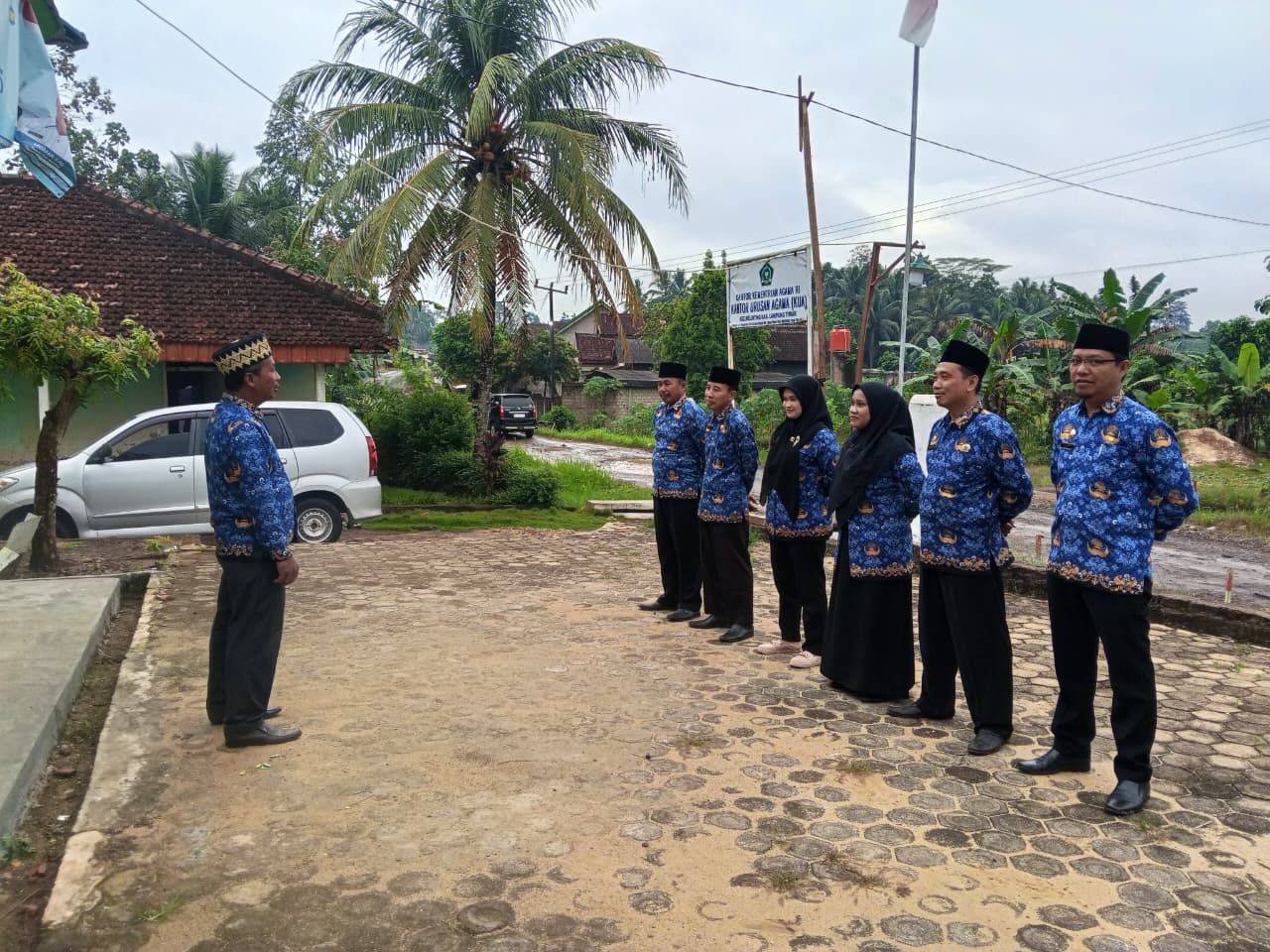 Plt. Kepala KUA Melinting Muafan, S.Ag. Pimpin Apel Kebangsaan Hari Sumpah Pemuda 2025